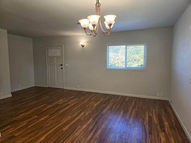 Foto del edificio - 5437 Griffin Rd
