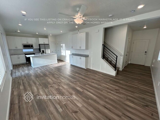 Foto del edificio - 328 N Broadway Dr