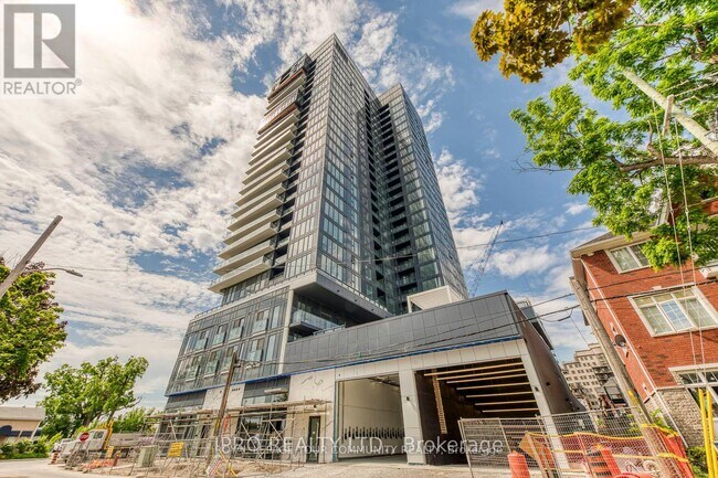 Building Photo - 370-1370 Martha St