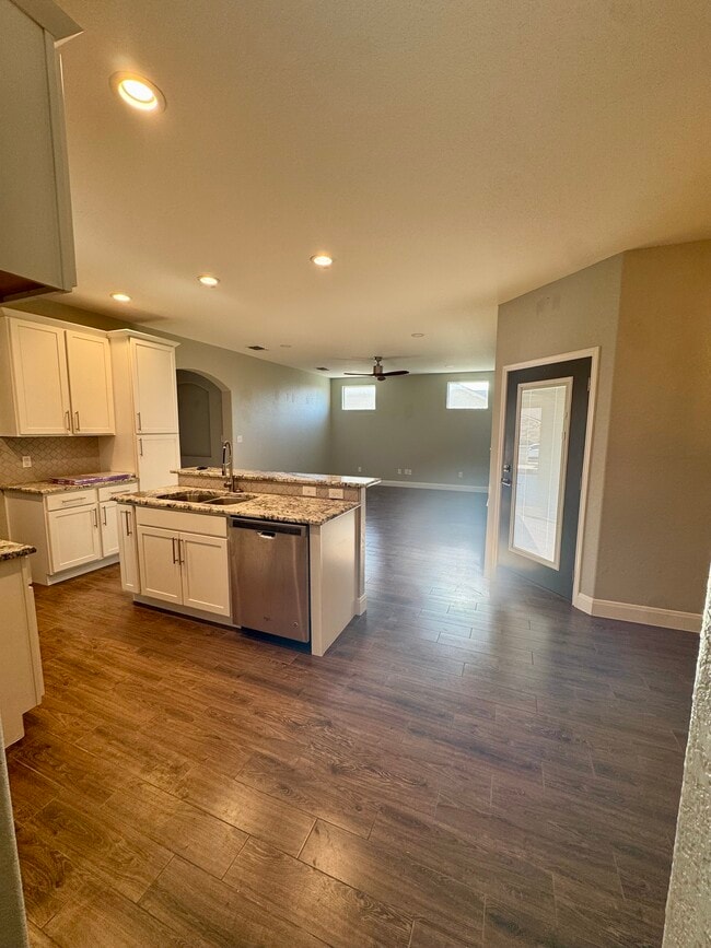 Building Photo - 124 Parkcrest