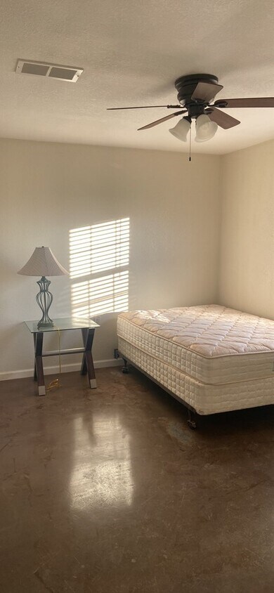Building Photo - 10240 W Palomino Dr