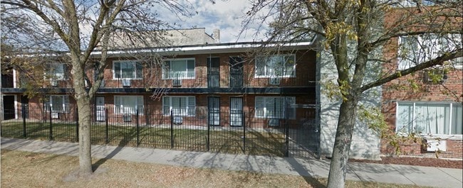 Building Photo - 9025 S Cottage Grove Ave