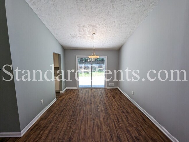 Building Photo - 4650 Aberdeen Ln