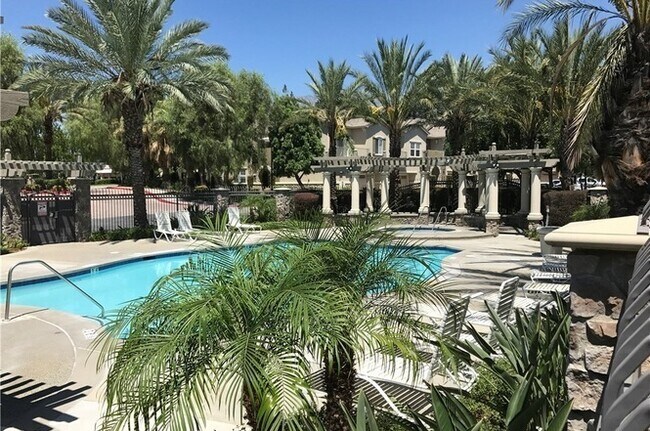 Foto del edificio - Beautiful 3 Bedroom Condo in Rancho!
