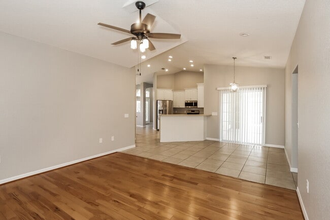 Building Photo - 2695 High Ridge Dr