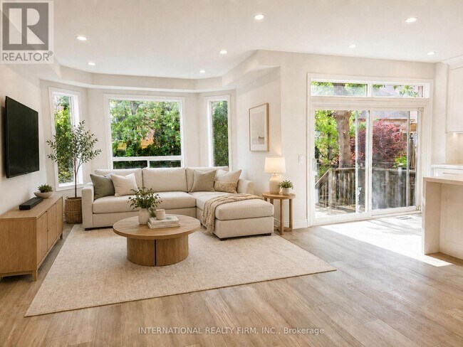 Building Photo - 32 Bel Canto Crescent