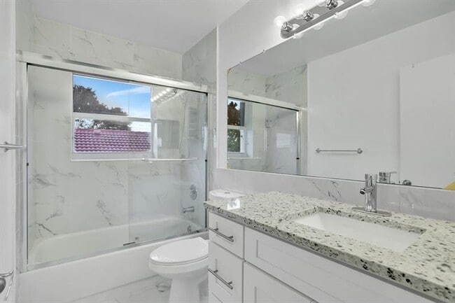 Building Photo - 10763 Buttonwood Lake Dr