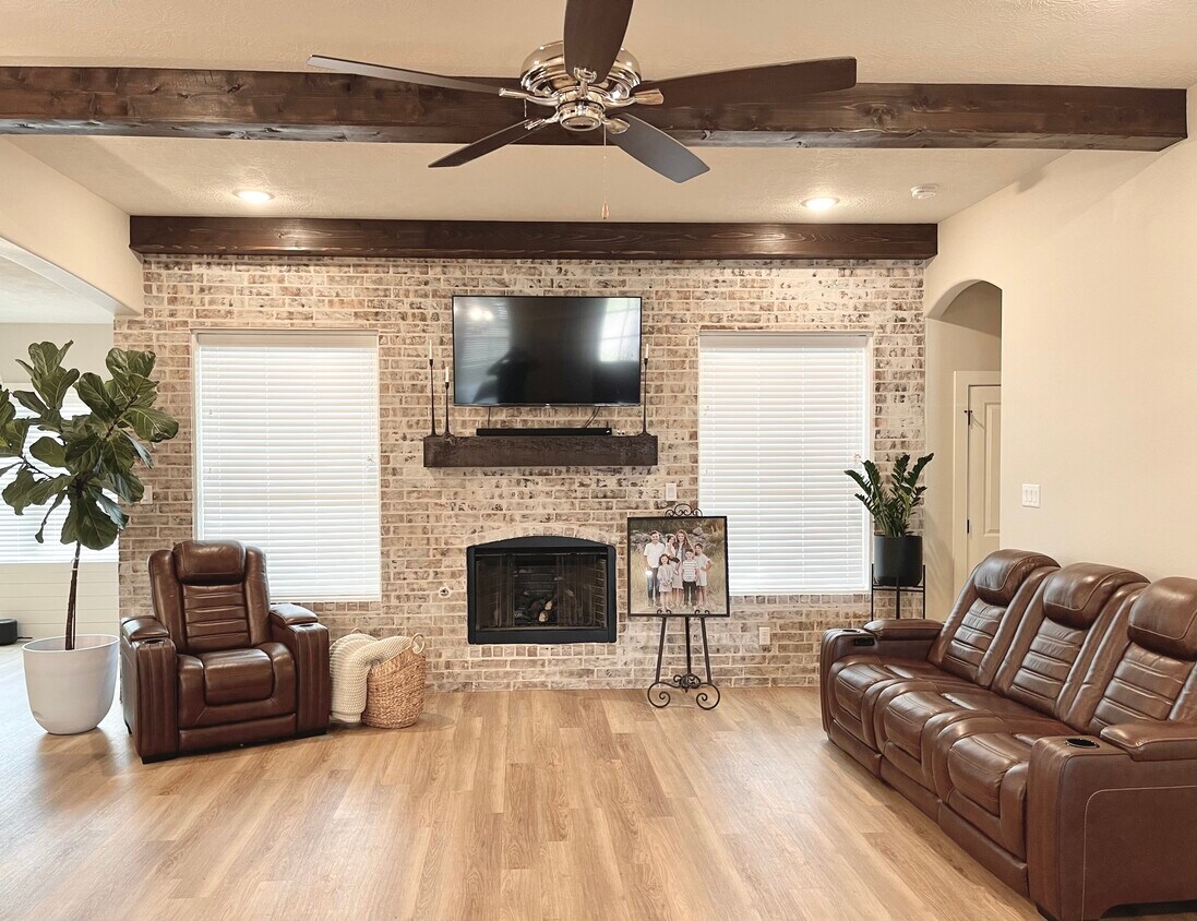 Building Photo - 3225 Middleburg Grn