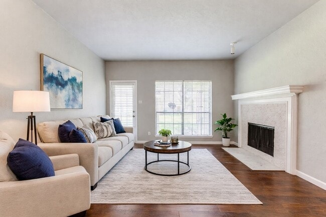 Foto del edificio - 3140 Devonshire Dr