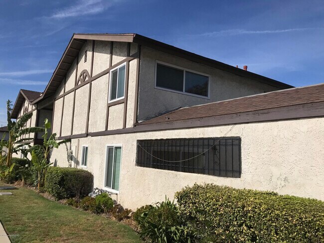 Foto del edificio - 22842 S Van Deene Ave