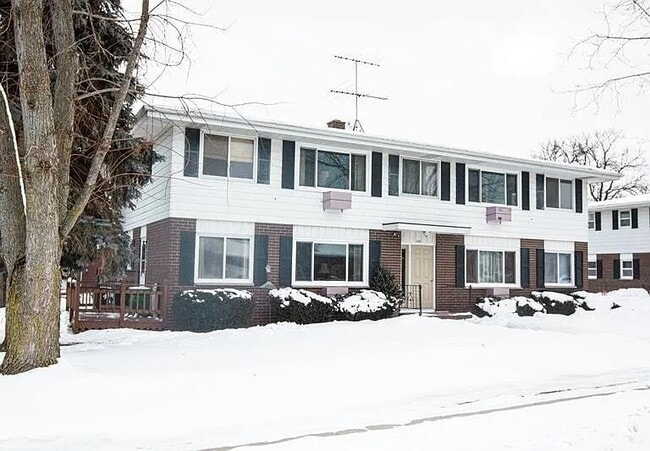 Building Photo - 105 Dewey Ln