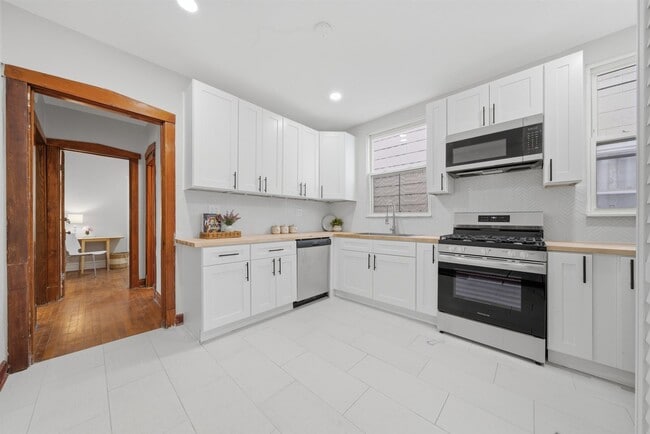 Foto del edificio - 4735 N Kilbourn Ave