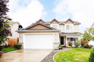 Building Photo - 6113 N La Rochelle Dr