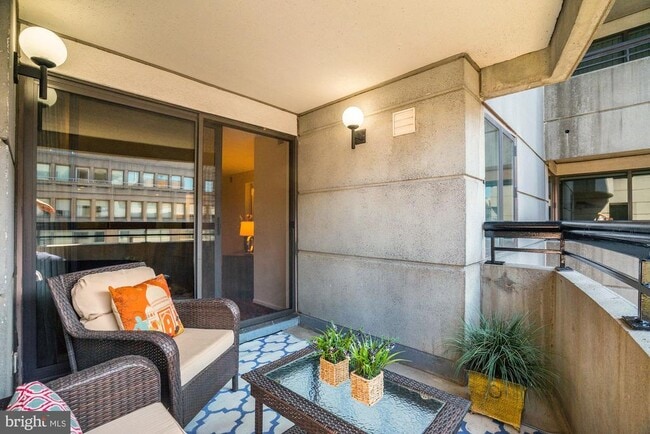 Foto del edificio - 2311 M St NW