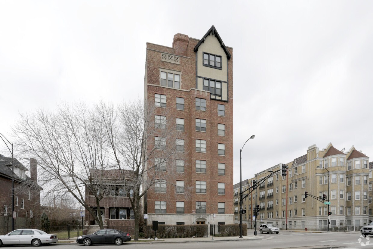 Building Photo - 300 S Hamlin Blvd