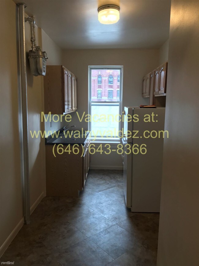 Foto del edificio - 1 br, 1 bath  - 666 Courtlandt Ave