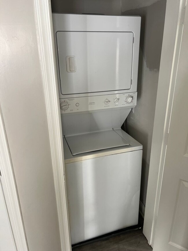 Photo - 1615 Olive St NE Apartment