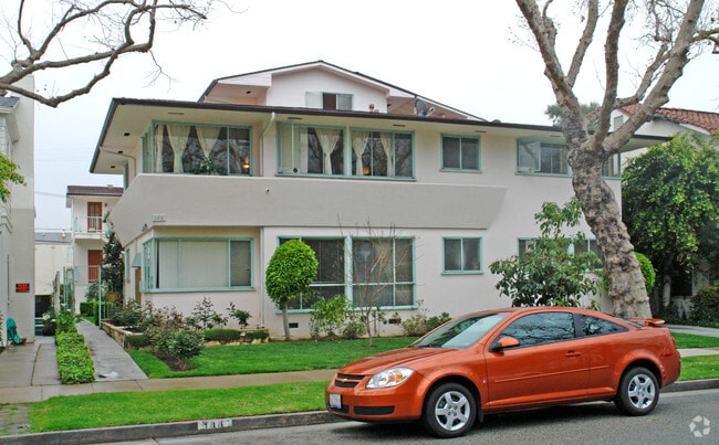 Building Photo - 144 S Bedford Dr