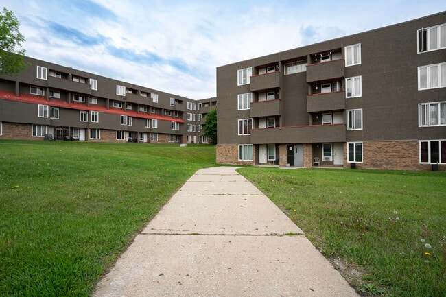 Building Photo - Marsh Manor Apartments