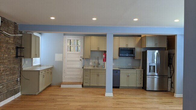 Foto del edificio - 1206 W Jarvis Ave