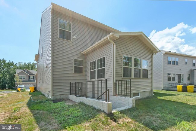 Building Photo - 7585 Holly Ridge Dr