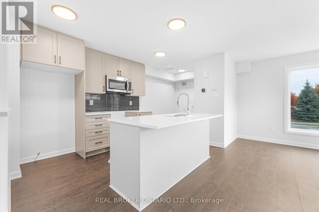 Photo du bâtiment - 101 Glenroy Gilbert Dr