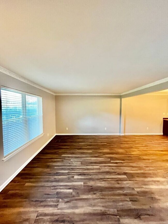 Foto del edificio - Beautiful and Spacious 3BR Condo with Mode...