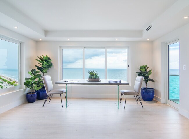 Living area - 1151 N Fort Lauderdale Beach Blvd