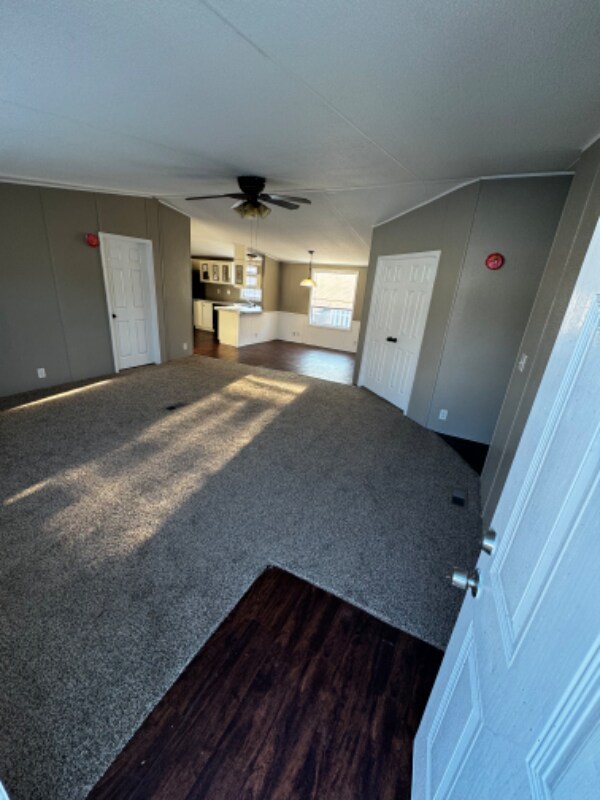 Building Photo - 21 Fox Meadow Dr