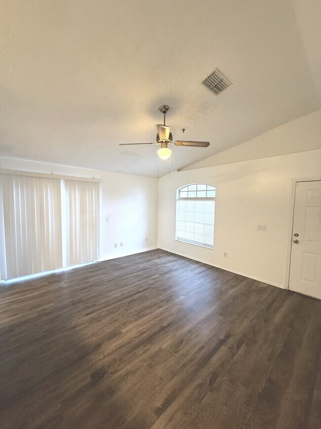 Building Photo - 455 Gallberry St