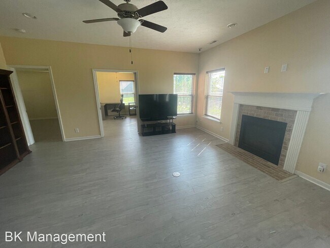 Building Photo - 4 br, 3 bath House - 2858 Grackle Lane