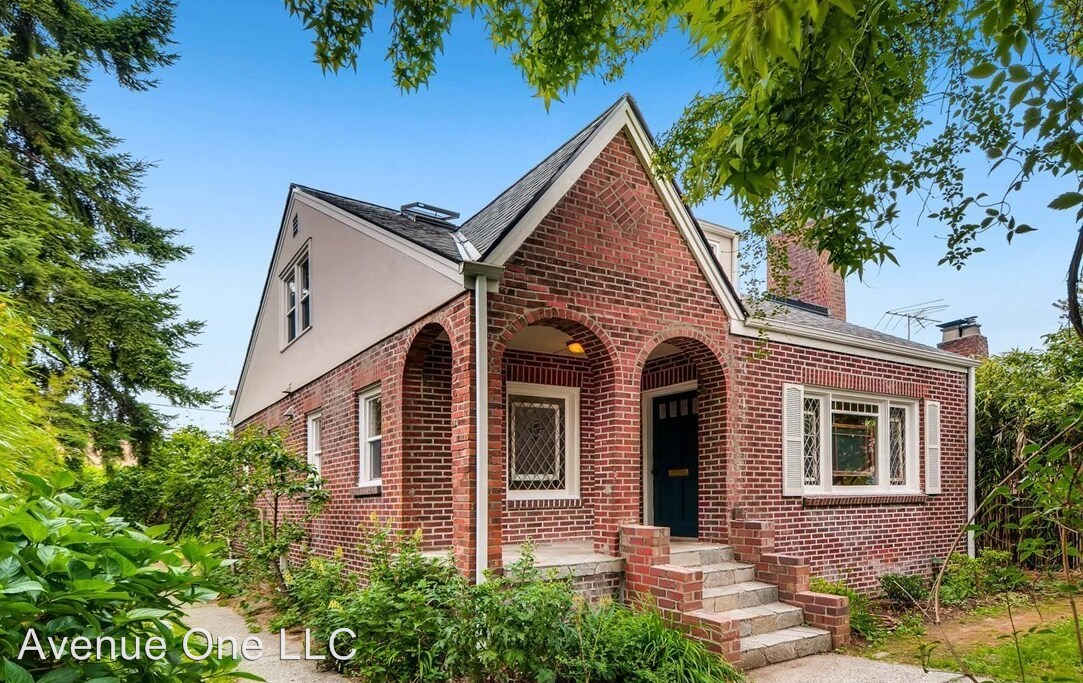 Primary Photo - 6327 34th Ave SW