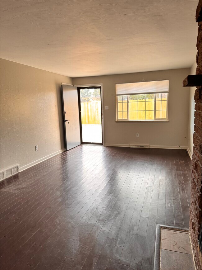 Foto del edificio - 10221 W 59th Pl