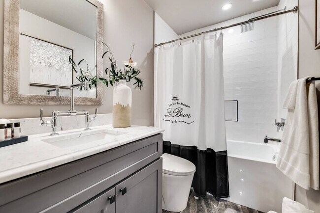 Foto del edificio - 4803 Junius St