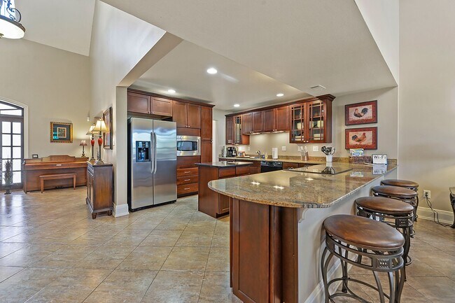 Foto del edificio - Incredible Home A Block off of Biloxi Beach!