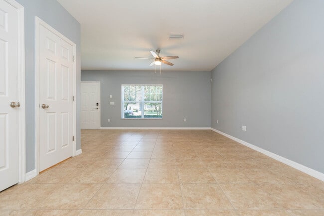 Building Photo - 15939 Fishhawk View Dr