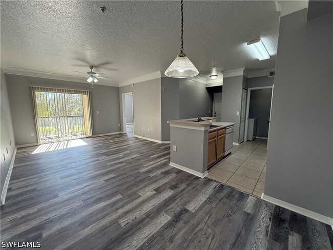 Building Photo - 11490 Villa Grand