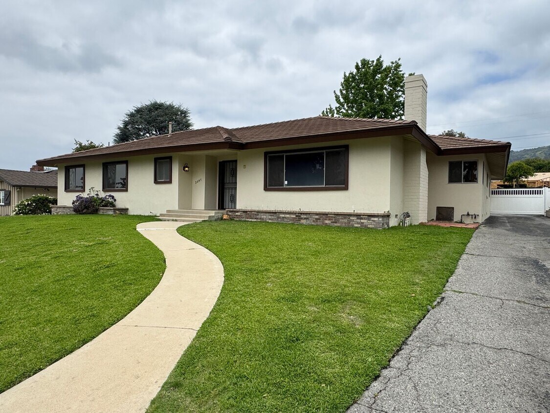 Primary Photo - Beatiful Glendora Home in Desireable Area