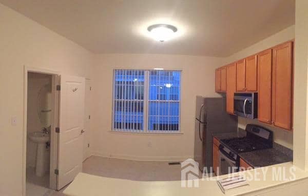 Foto del edificio - 112 Giordano Ave