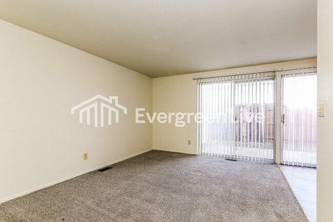 Foto del edificio - 7572 Mt Hood