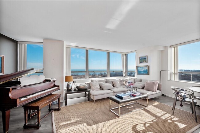 Foto del edificio - 5701 N Sheridan Rd