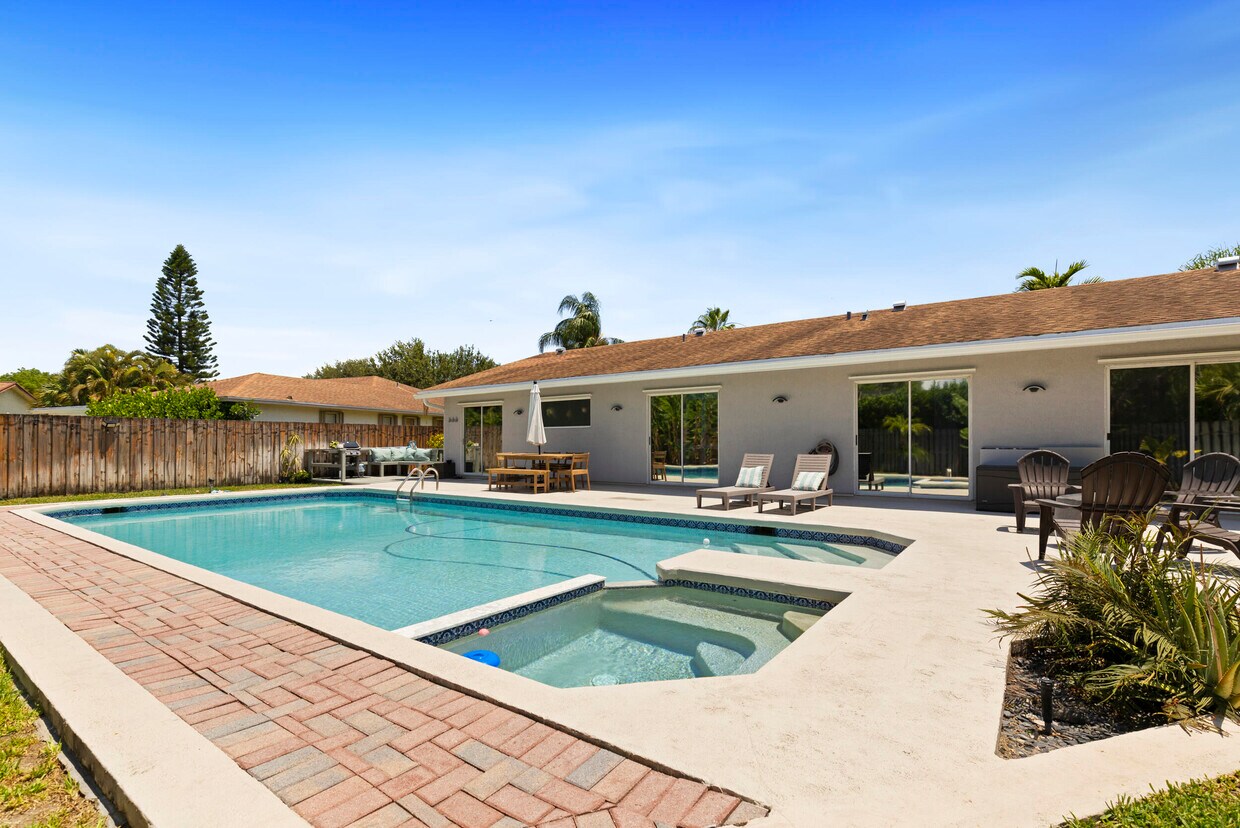 Foto principal - 4114 Bay Laurel Way