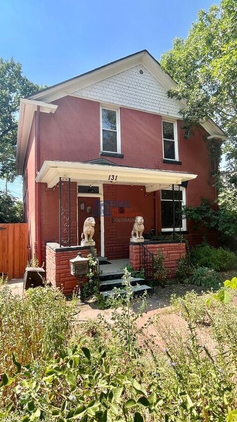 Primary Photo - 131 Fox St