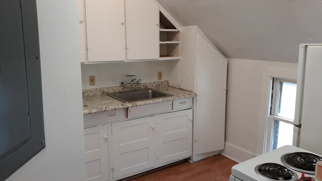 Building Photo - 1203 White St