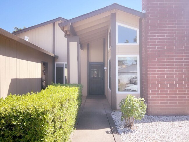 Foto del edificio - 9528 Mirandy Dr