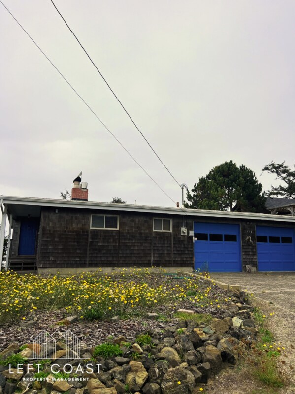 1718 NW Jones Ct, Waldport, OR 97394 House Rental in Waldport, OR