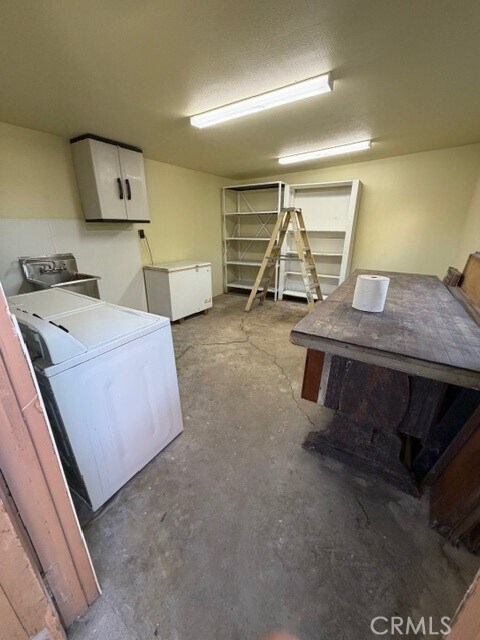 Foto del edificio - 5243 Acacia St