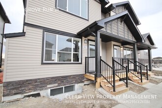 Building Photo - 7 Rivergrove Run W