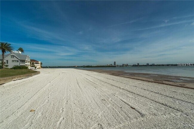 Building Photo - 855 Bayway Blvd