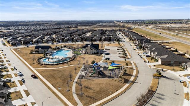 Building Photo - 16032 Farringdon St